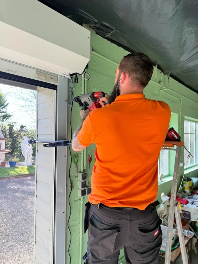 Pose porte de garage à Saint-Malo